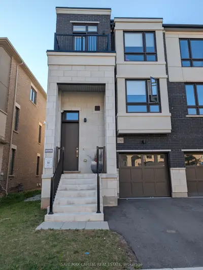 Att/Row/Townhouse in Oakville
