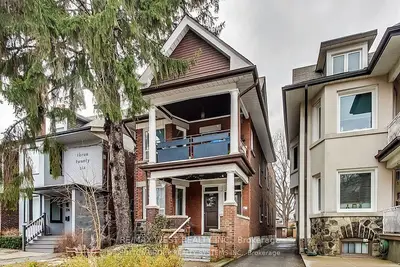 328 High Park Avenue, Toronto, On M6p 2s7