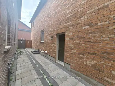 84 Rising Hill Ridge 2, Brampton, On L6y 6b3