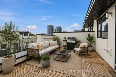 Condo Townhouse in Toronto