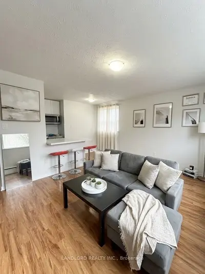 140 Springhurst Avenue 1, Toronto, On M6k 1c1