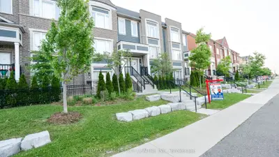 250 Sunny Meadow Boulevard 77, Brampton, On L6r 3y7