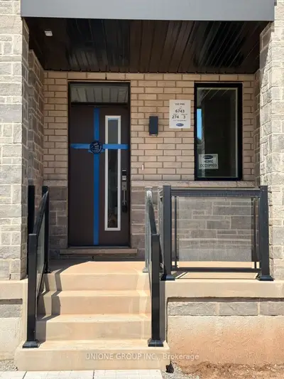 Att/Row/Townhouse in Oakville
