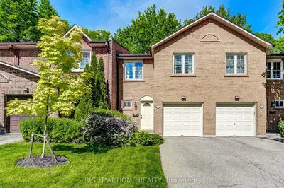 2120 Rathburn Road E 55, Mississauga, On L4w 2s8