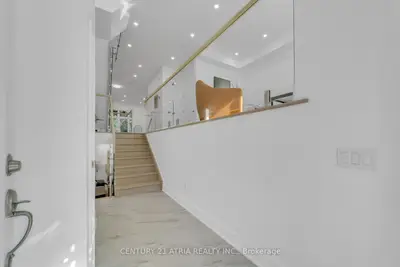 47 Eighth Street, Toronto, On M8v 3c2
