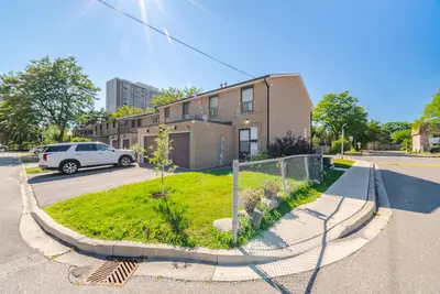 79 Fleetwood Crescent, Brampton, On L6t 2e5