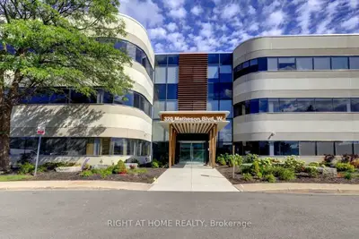 320 Matheson Boulevard W 202, Mississauga, On L5r 3r1