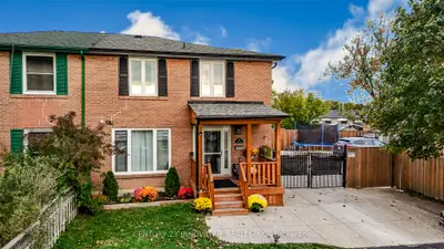 13 Dorset Drive, Brampton, On L6t 2y1