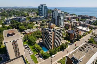 Common Element Condo in Mississauga