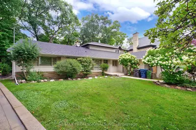 89 Valecrest Drive, Toronto, On M9a 4p5
