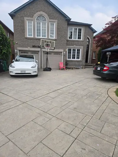 5054 Terry Fox Way, Mississauga, On L5v 1r7