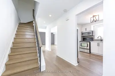 4 Hardcastle Court, Brampton, On L6s 2a9