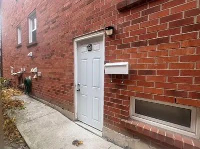 4144 Lastrada Lower Heights, Mississauga, On L5c 3w3