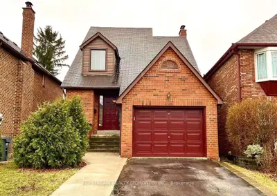 4144 Lastrada Lower Heights, Mississauga, On L5c 3w3