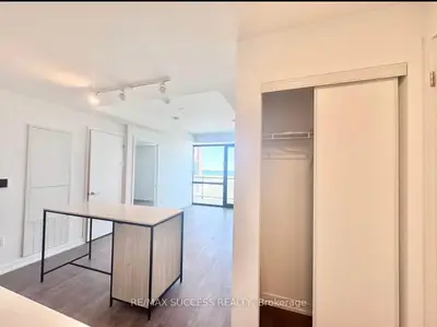Condo Apartment in Mississauga