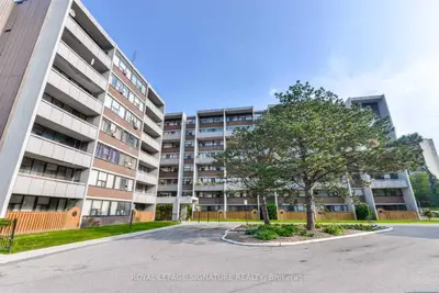 Condo Apartment in Mississauga