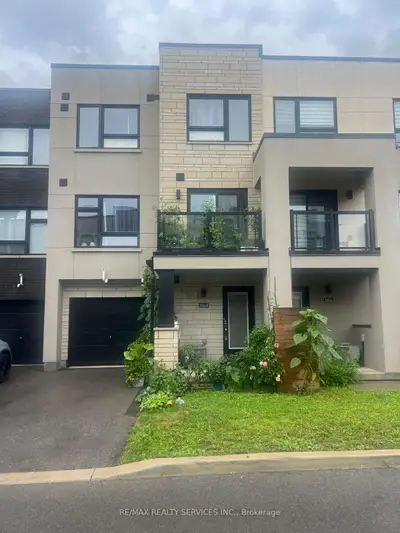Att/Row/Townhouse in Burlington