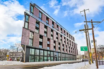 Condo Apartment in Toronto