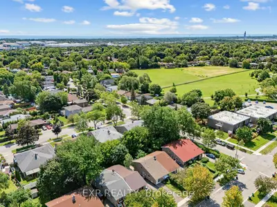 1586 Sandgate Crescent, Mississauga, On L5j 2e5