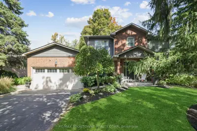 Detached in Oakville