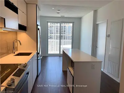 4065 Confederation Parkway 2206, Mississauga, On L5b 4n1