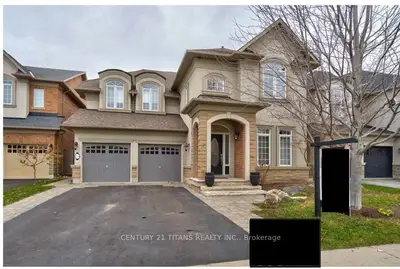 Detached in Oakville