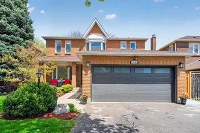 Detached in Oakville