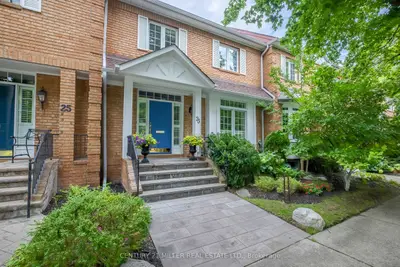 23 Chisholm Street, Oakville, On L6k 3w2