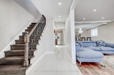 1228 Jane Street N, Toronto, On M6m 4x7