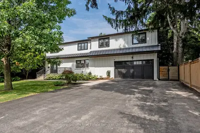 59 Fairwood Place E, Burlington, On L7t 2b7