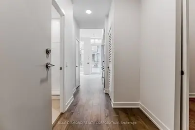 225 Veterans Drive N 210, Brampton, On L7a 5l7