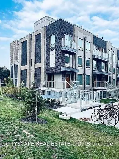 7 Applewood Lane 213, Toronto, On M9c 0c1