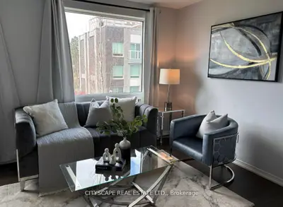 7 Applewood Lane 213, Toronto, On M9c 0c1