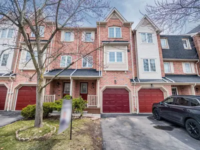 Condo Townhouse in Mississauga