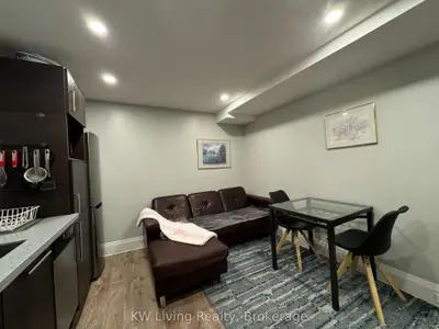 55b Long Branch Avenue 4, Toronto, On M8w 3j1