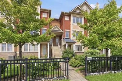 Condo Townhouse in Mississauga