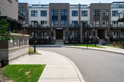 Condo Townhouse in Milton