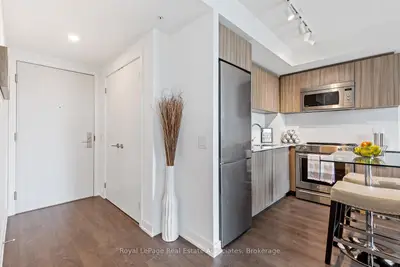 Condo Apartment in Toronto