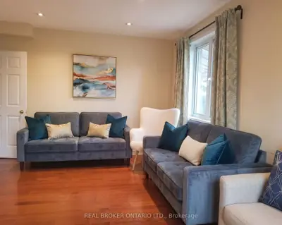 256 The Kingsway Road Side, Toronto, On M9a 3t5