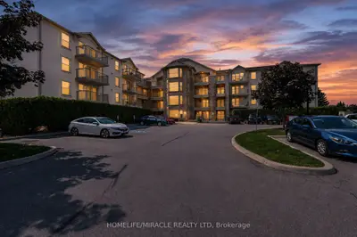Condo Apartment in Oakville