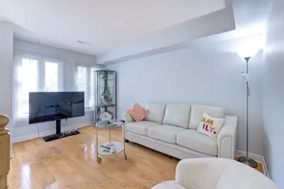 800 Dundas Street W 17, Mississauga, On L5c 4s8
