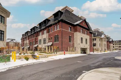 Condo Townhouse in Mississauga