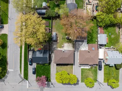 42 Deerhurst Avenue, Toronto, On M9n 3a7