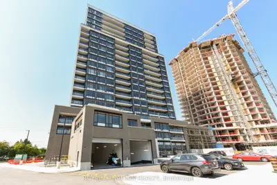 Condo Apartment in Milton