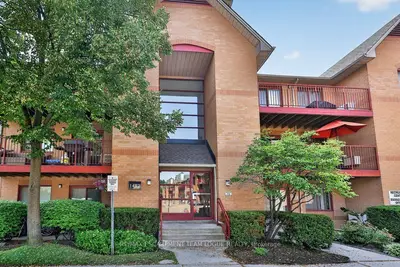 Condo Apartment in Oakville