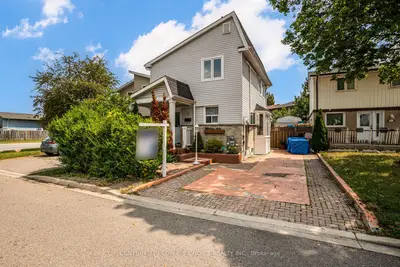13 Jeffrey Street, Brampton, On L6s 2m9