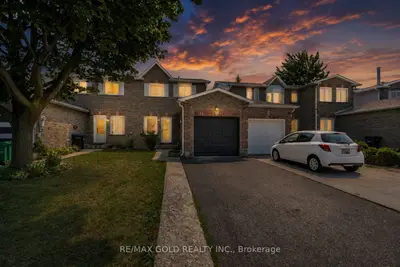 10 Elmstead Court, Brampton, On L6y 4b9
