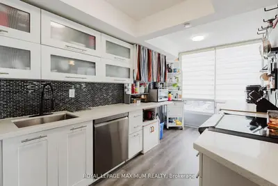 26 Hanover Road 1101, Brampton, On L6s 4t2