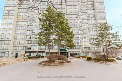 26 Hanover Road 1101, Brampton, On L6s 4t2