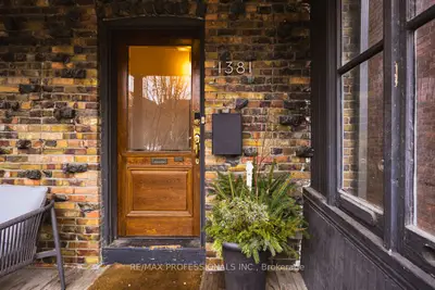 1381 Lansdowne Avenue, Toronto, On M6h 3z9